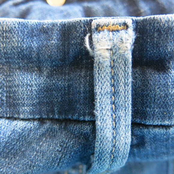 LEVIS 545 CAPRI Jeans Size 10 Women Zipper Pockets Mid Rise Medium Wash Blue - Picture 9 of 11